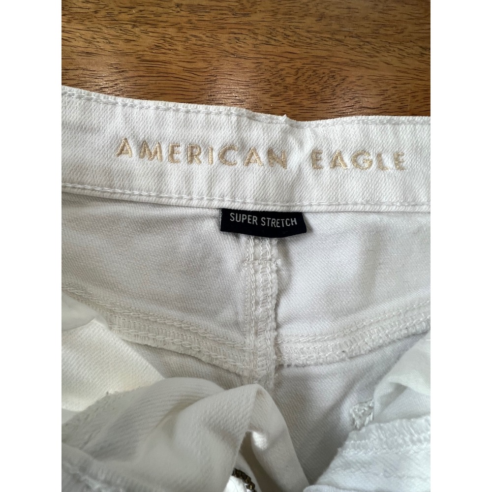 American Eagle White Distressed Super Stretch Denim Shorts Womens Sz 2 High Rise - Picture 2 of 6